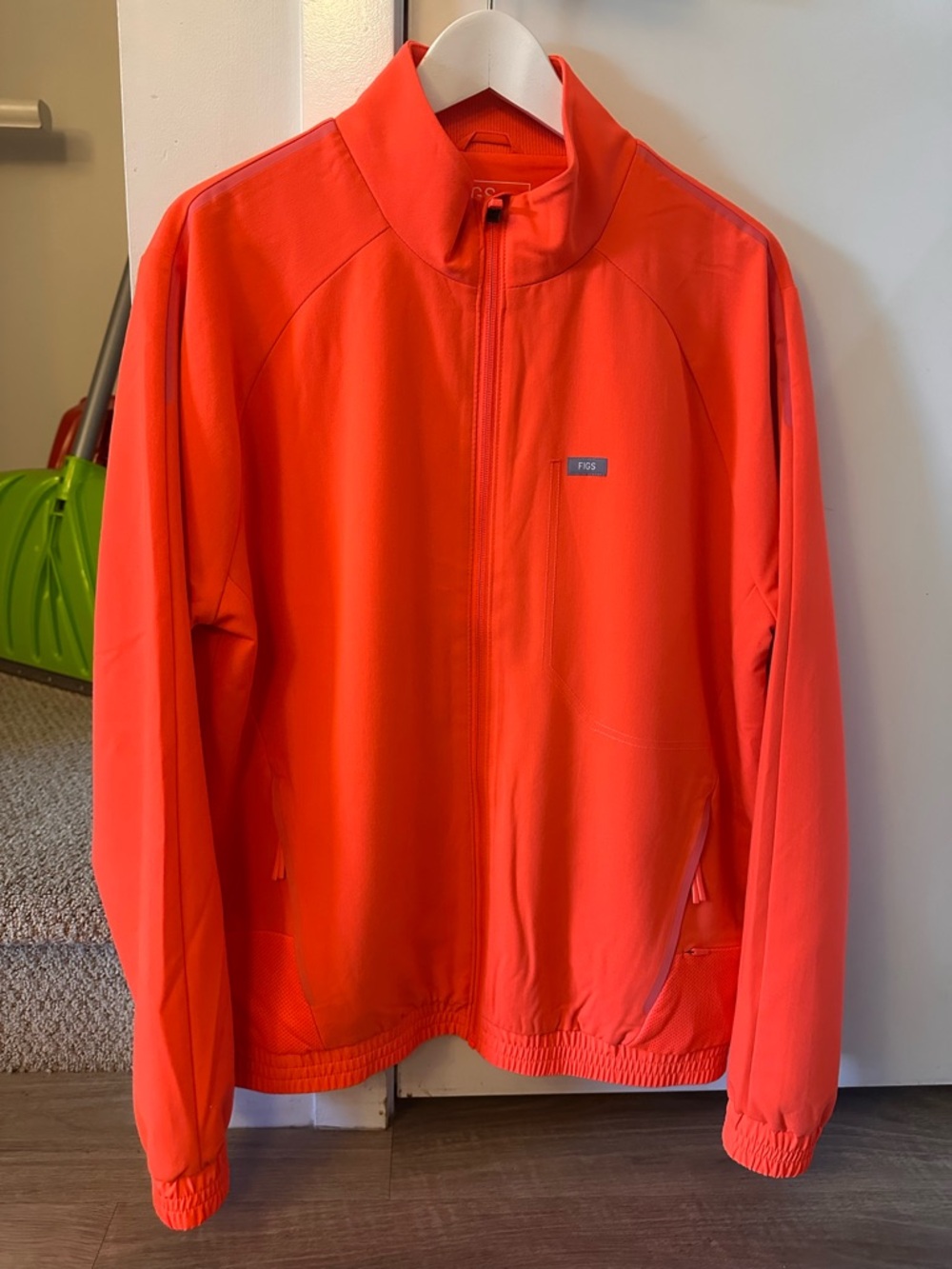 FIGS Men's Vibrant Bomber M